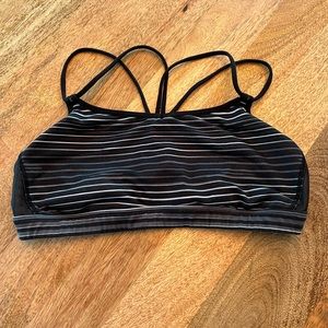 Lulu lemon sports bra size 6